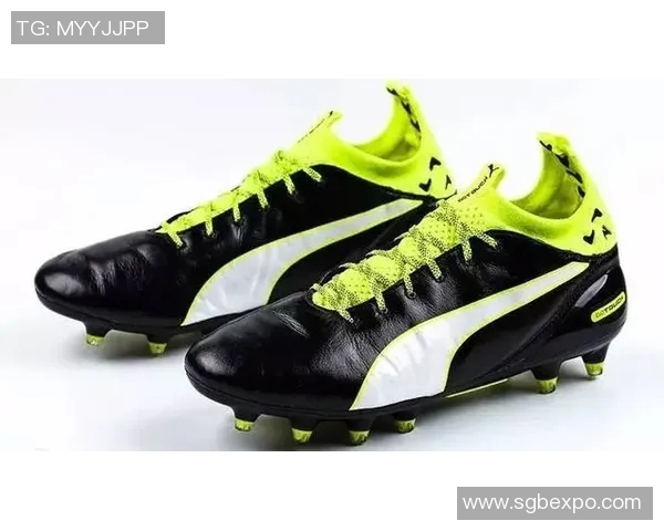 小黑化身足球明星模仿秀精彩瞬间回顾与技巧分析